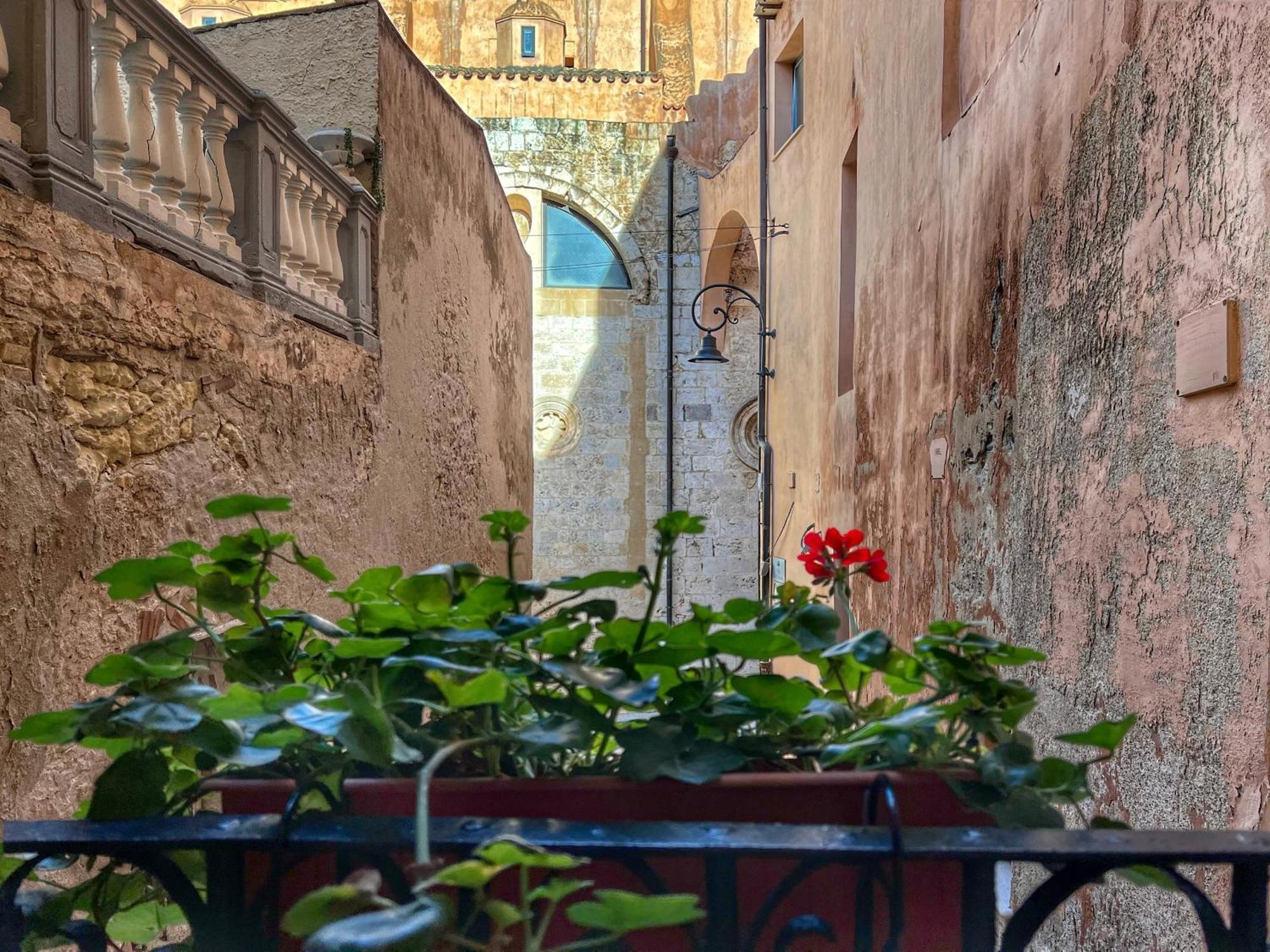 Al Duomo Di Cagliari Hotel Buitenkant foto